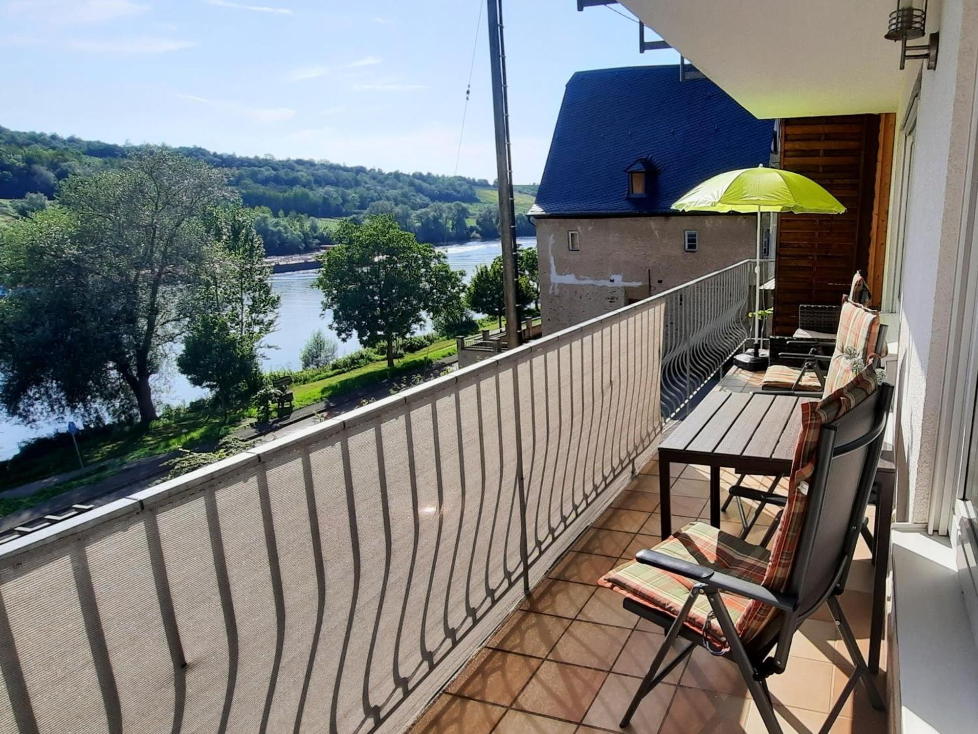 Apartments In Spay Bigone Zell-Merl Mosel Bagian luar foto